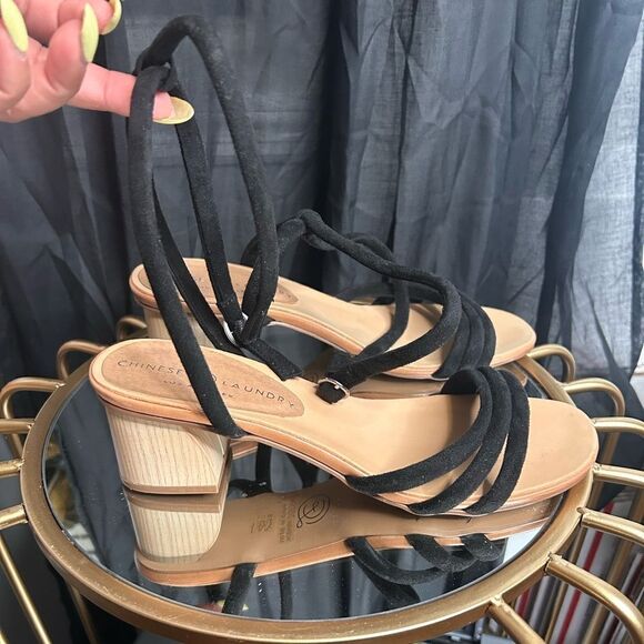 Chinese Laundry Montezuma Strappy Sandals - Picture 6 of 6